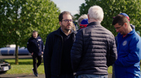 Notre Vice-Président en pleine discussion